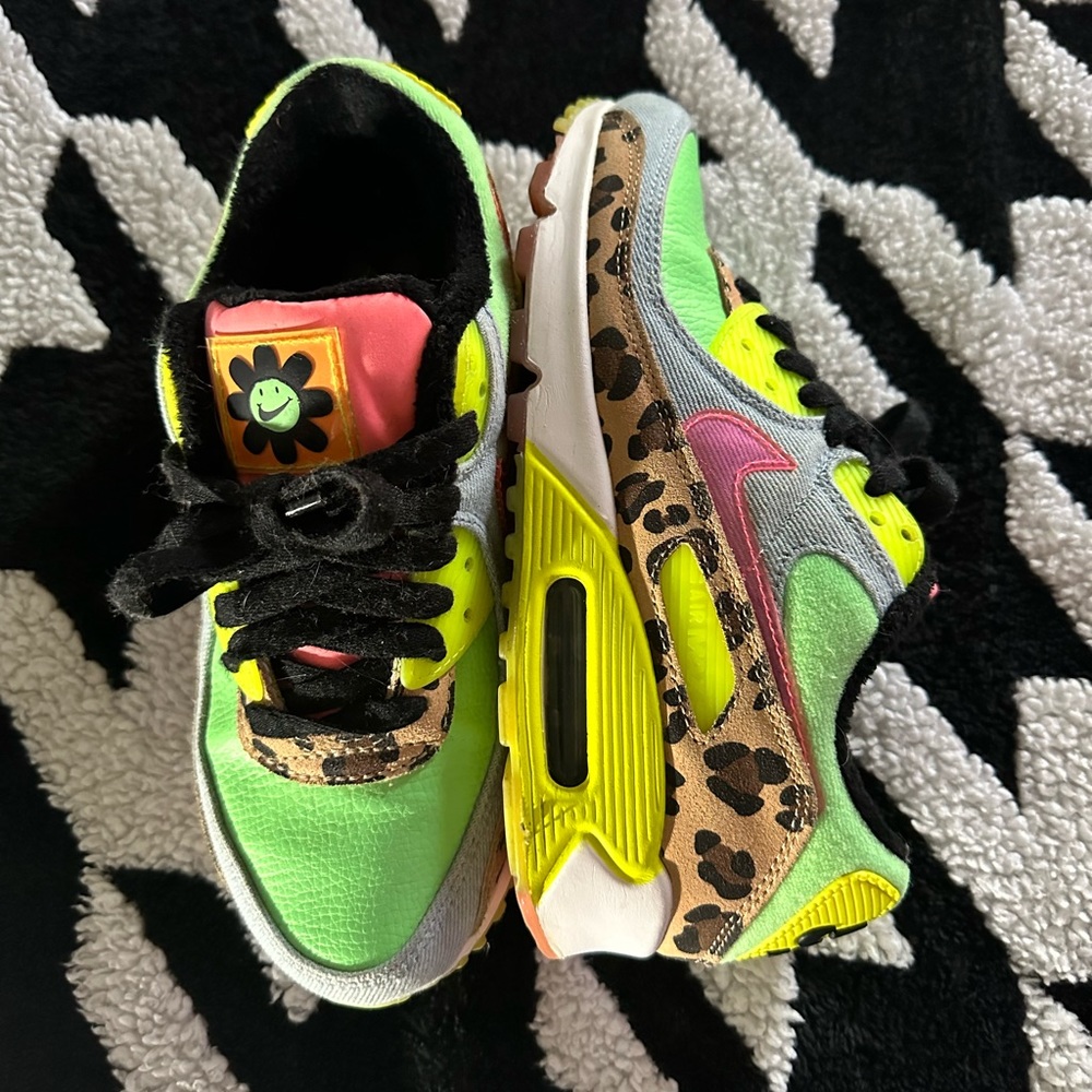 Women’s Nike shoes